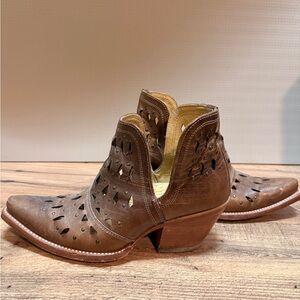 Ariat Dixon Brown Cut-Out Ankle Booties